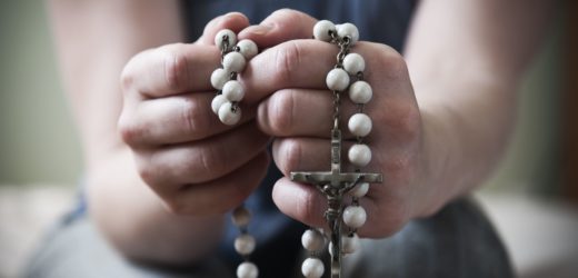 Chief Exorcist Has Warning for Every Catholic Who Has a Rosary